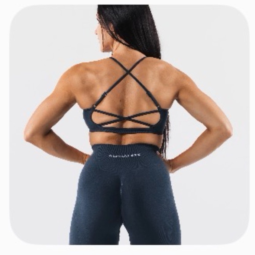 Alphalete Amplify Sports Bra
